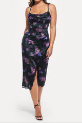 Sukienka modelująca Flowers