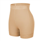 majtki modelujące zakończone koronką u góry