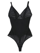 Body lace gwarantuje natychmiastowe spłaszczenie brzucha.